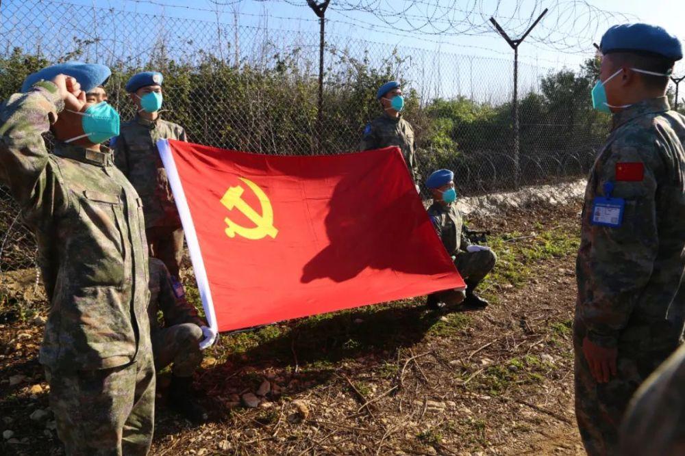 齐达内夫妇最新合影，已连续932天未执教